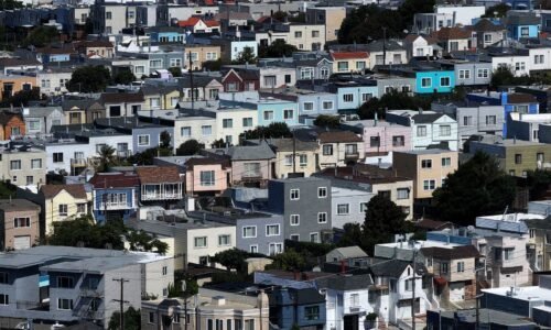 Mortgage rates surge to nearly four-week high as Iran headlines impact markets