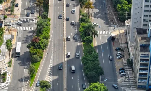 Dirigir veículo sem possuir Carteira Nacional de Habilitação é infração gravíssima, gera multa de R$ 880,41 e retenção do veículo (Foto: Divulgação/Emdec)