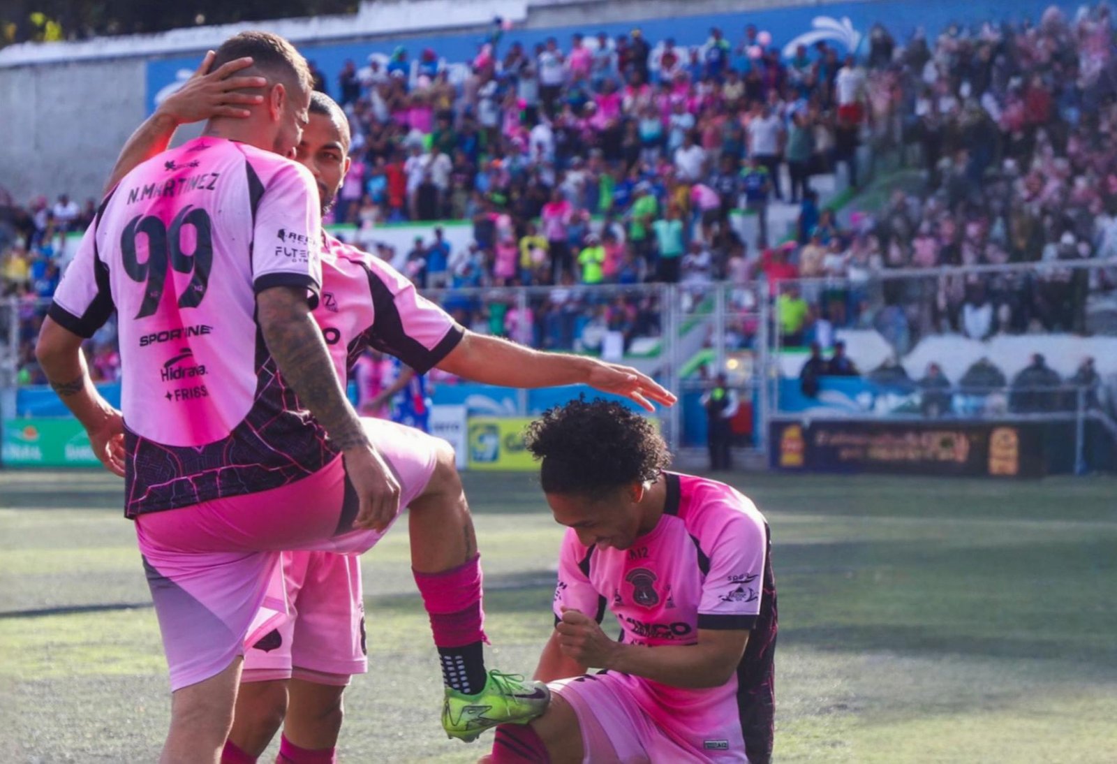 Nicolás Martínez lidera el triunfo de Mixco 3-1 a Xelajú en el Santo Domingo de Guzmán