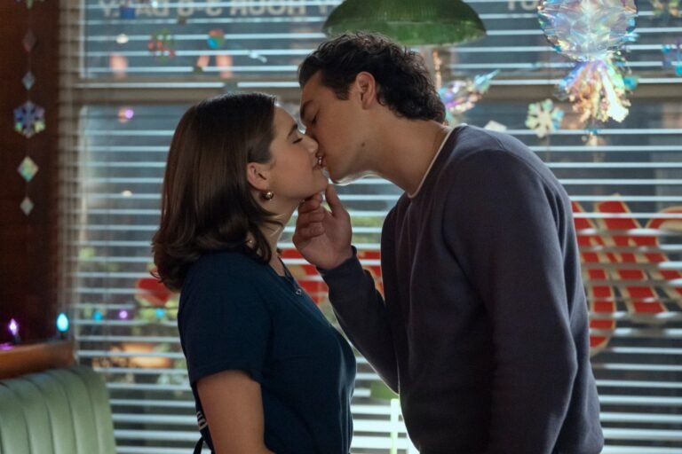 'Off Campus' Unveils Official Trailer For College Hockey Romance Show
