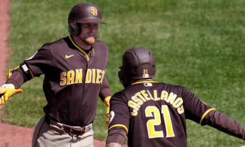 Padres ride four-run seventh to series win vs. Pirates