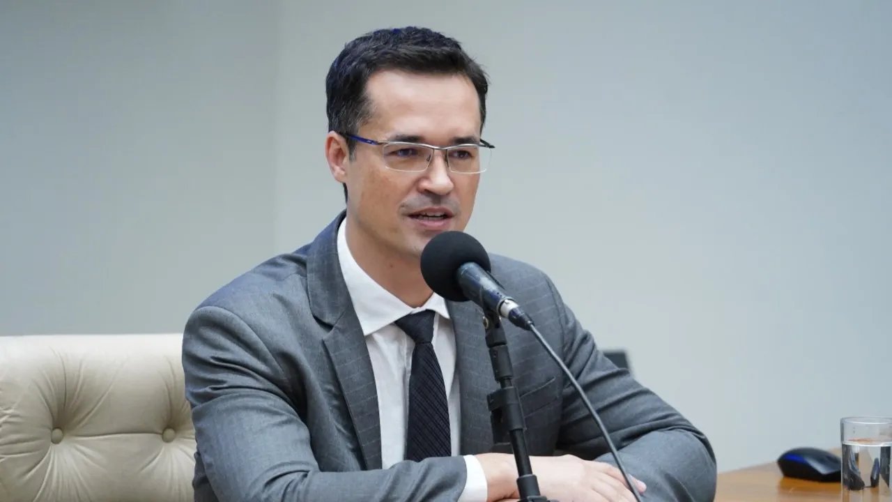 Pesquisa para Senado no Paraná: Dallagnol lidera