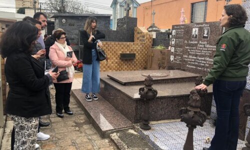 Pesquisadora anuncia fim de projeto de visitas ao Cemitério de Curitiba