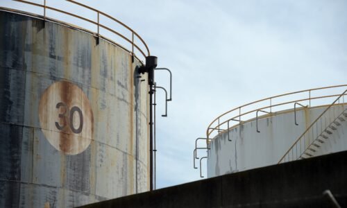 Petróleo despenca e Bolsas sobem com força após anúncio de cessar-fogo de EUA e Irã