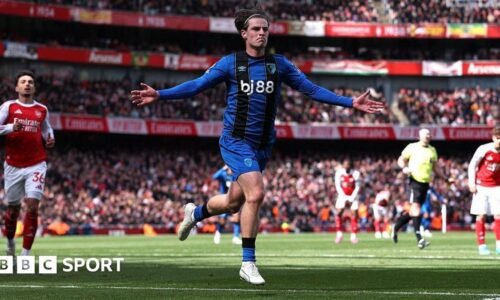 Premier League LIVE: Build-up, team news, score and live text updates - Arsenal v Bournemouth, Brentford v Everton, Burnley v Brighton & Liverpool v Fulham
