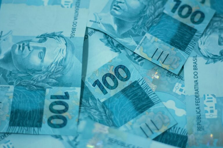 Quando é o quinto dia útil de abril 2026? Veja data para pagamentos dos salários