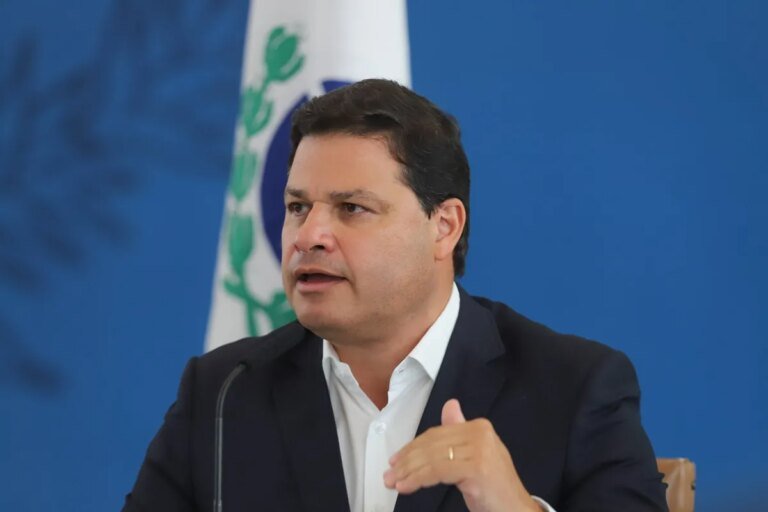 Ratinho Junior vai apoiar Sandro Alex para governo do Paraná
