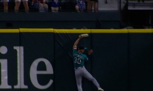 Rob Refsnyder robs Josh Smith of home run