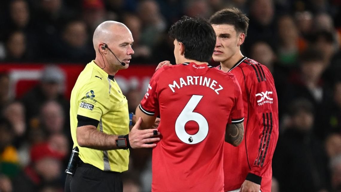 Roja a Lisandro Martínez: expulsión y polémica en el United