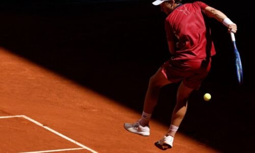 Ruud sofre para vencer Tsitsipas e vai às quartas de final em Madri