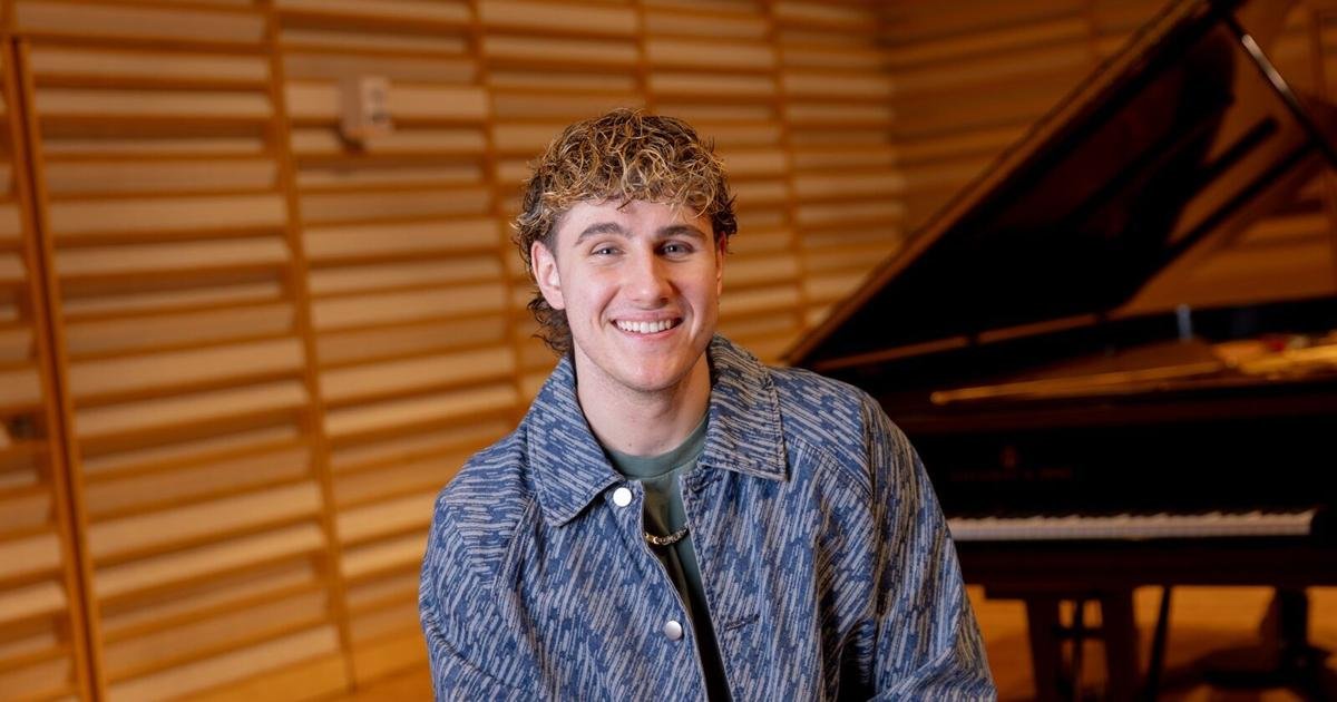 SUNY Fredonia's Lucas West advances to finale of 'The Voice'