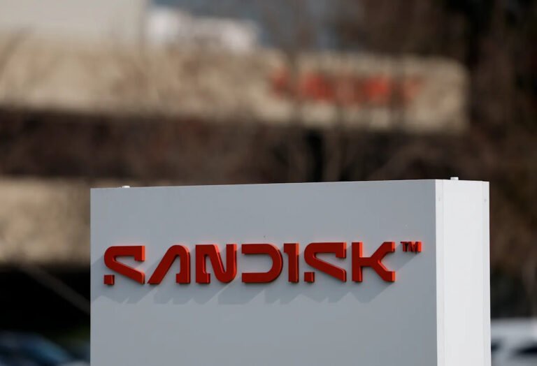 Sandisk is up nearly 250% this year, and a new Wall Street superbull emerges. Here's their thesis.