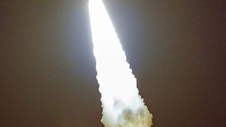 SpaceX Falcon Heavy scrubs. What time does Atlas V launch in Florida?