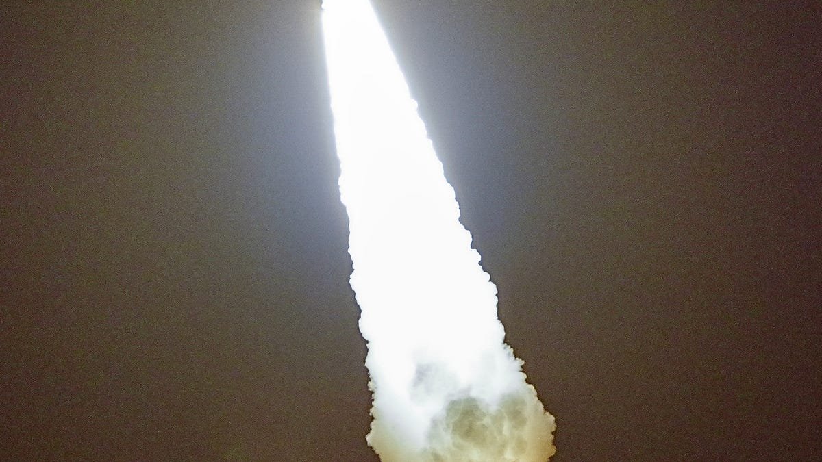 SpaceX Falcon Heavy scrubs. What time does Atlas V launch in Florida?