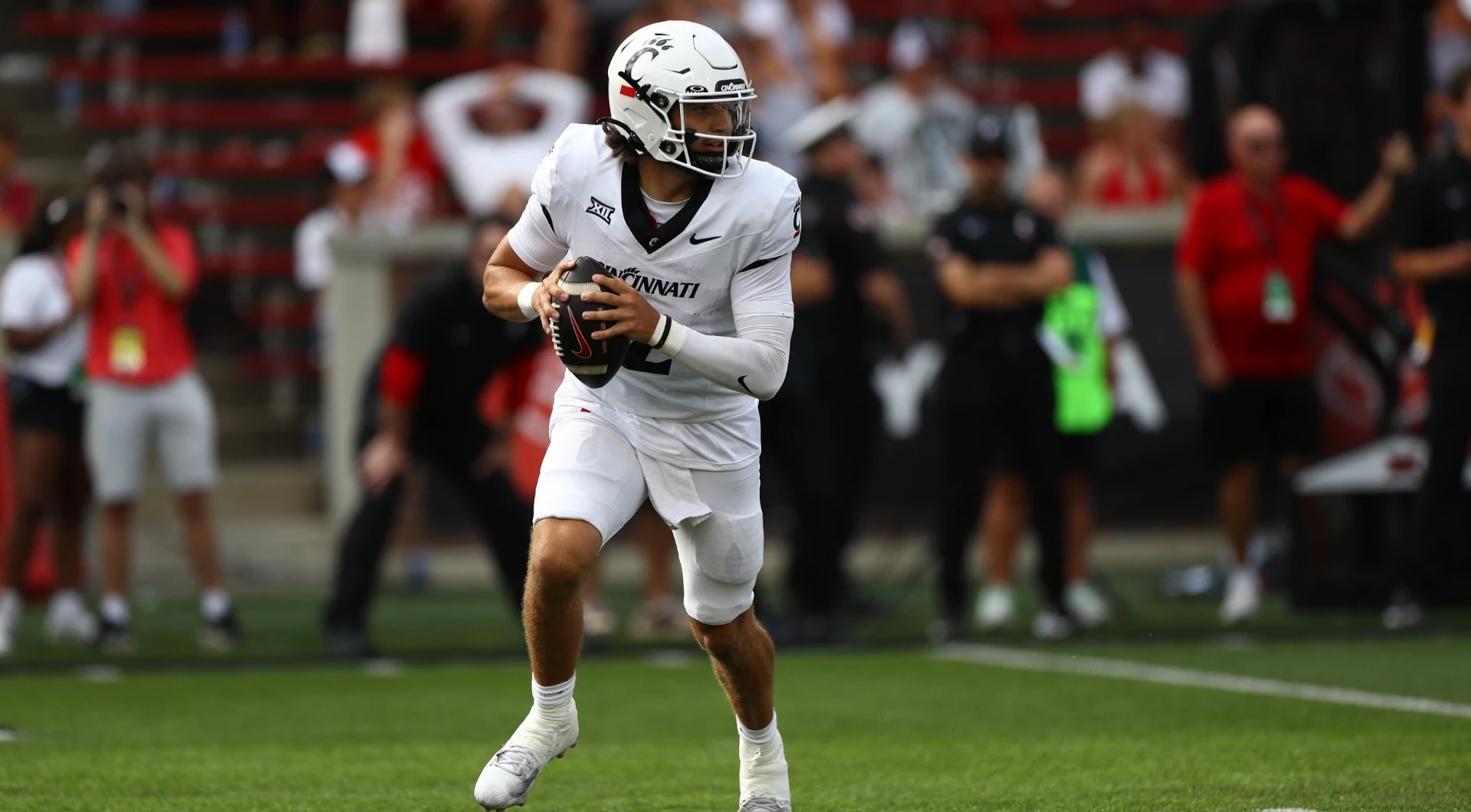 Steelers Finally Land Franchise QB in Way-Too-Early 2027 NFL Mock Draft