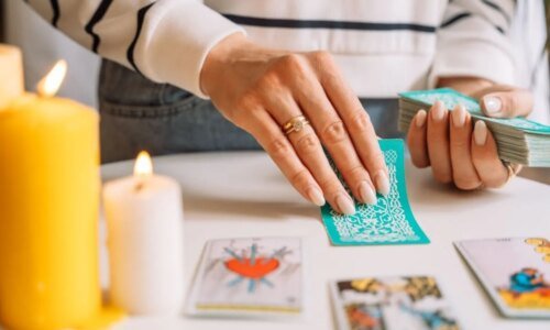 Tarot do dia: previsão para os 12 signos em 10/04/2026