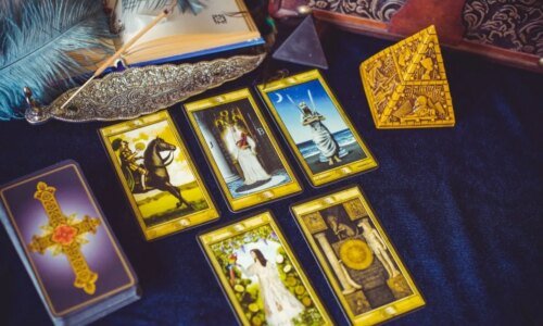 Tarot do dia: previsão para os 12 signos em 12/04/2026