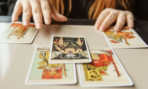 Tarot do dia: previsão para os 12 signos em 19/04/2026