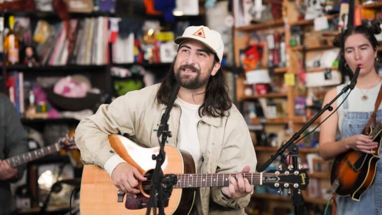 Tiny Desk Concert : NPR