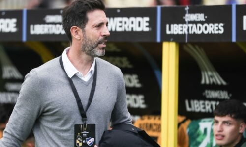 Tolima visita a Nacional de Uruguay: se reencuentra con Bava, campeón en Colombia