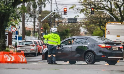 Trânsito de Curitiba tem bloqueios no domingo (12/04) por grandes eventos