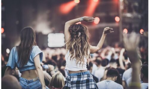 Turismo de festivais 2026. O impacto de grandes eventos no Brasil. Creditos istock -skynesher