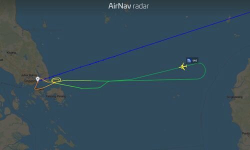 United Airlines Boeing 787 to San Francisco dumped fuel following emergency call