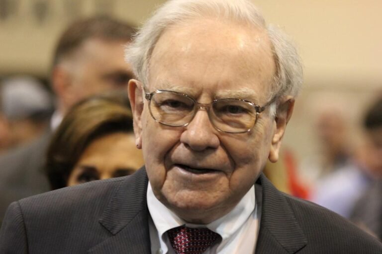 Warren Buffett's Successor, Greg Abel, Made His First Big Purchases at Berkshire Hathaway -- and He's Not Betting on America