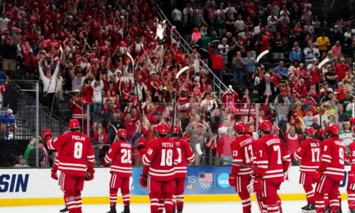 Wisconsin hockey Frozen Four national title game date, time