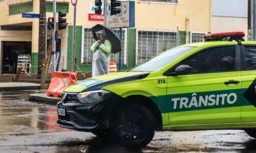 furto de cabos desliga sinaleiros e gera o caos nesta terça-feira (28)
