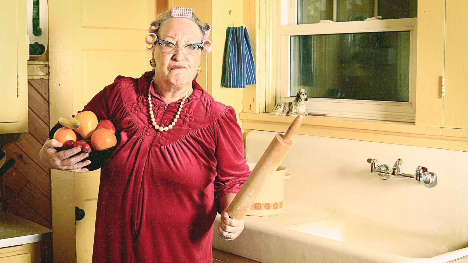 10 Hilarious Mother's Day Jokes From Your Favorite Comedians