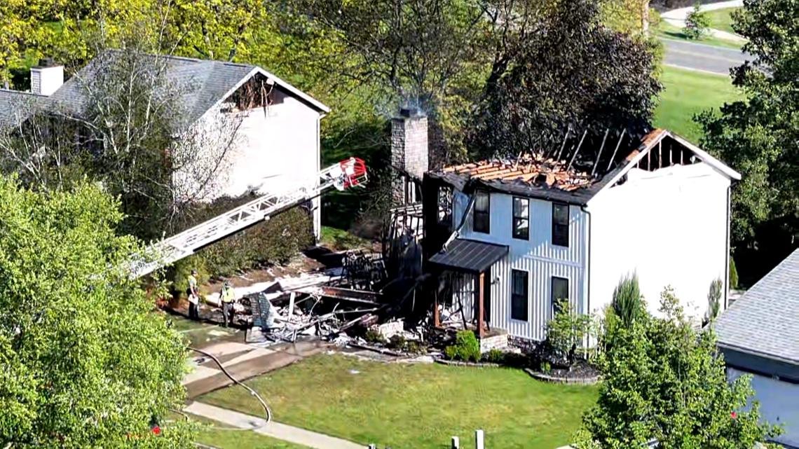2 dead after plane crashes into Akron home