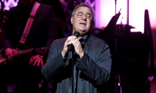 3 Vince Gill Songs That Continued the Tradition of Great Country Tearjerkers