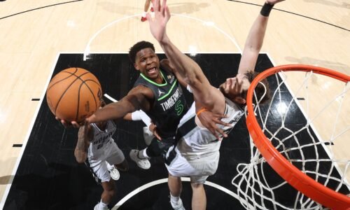 4 takeaways: Spurs respond to loss in opener with blowout win in Game 2