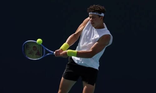 Ben Shelton in action ahead of ATP Hamburg.
