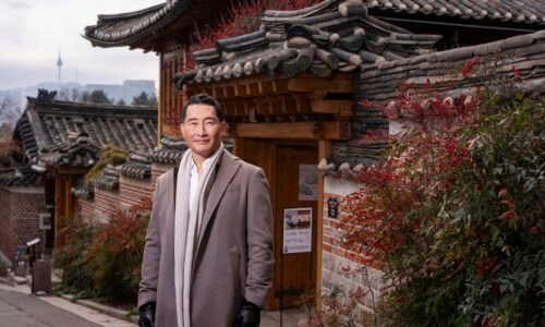 Korean American actor Daniel Dae Kim poses for a photo during a visit to Bukchon Hanok Village in Jongno District, central Seoul in an episode of the CNN travel show ″K-Everything″ [CNN]