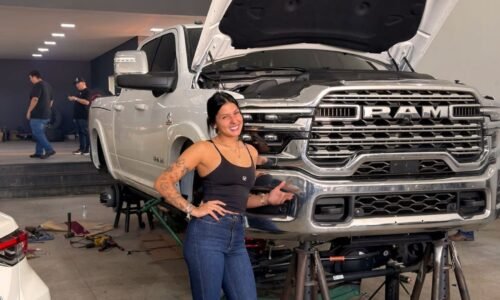 Ana Castela viaja para Goiás para personalizar caminhonete