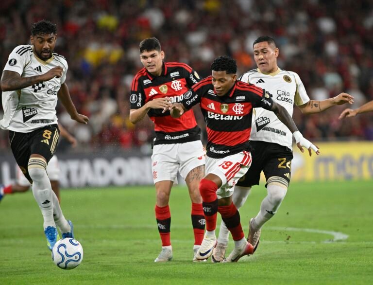 Análise: Flamengo resolve jogo contra o Cusco em 10 minutos