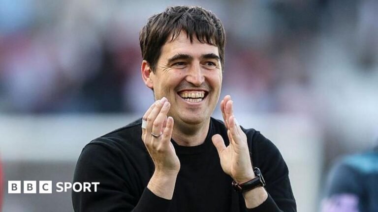 Bournemouth manager Andoni Iraola