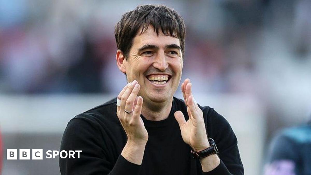 Bournemouth manager Andoni Iraola