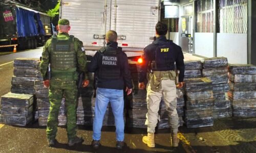 Caminhão carregado com mais de 1,7 tonelada de maconha é interceptado em Cascavel