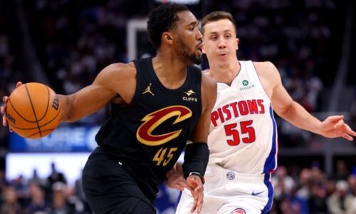Cavs' Mitchell on lack of foul calls: 'I don't flop, maybe that's why'
