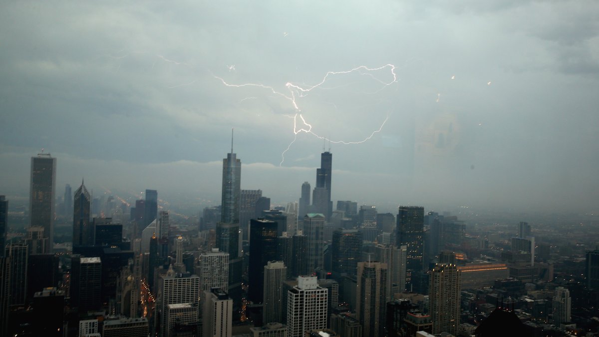 Chicago forecast shows overnight storm threat – NBC Chicago