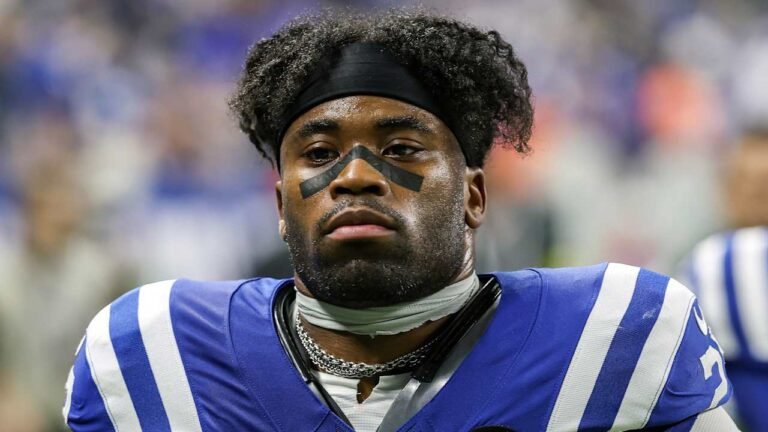 Colts release CB Kenny Moore II after failing to find trade