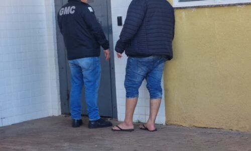 Confusão em lavacar termina na delegacia após empresário e cliente discutirem sobre polimento