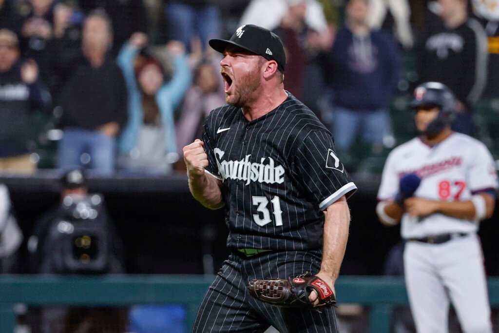 Cubs Sign Liam Hendriks - MLB Trade Rumors