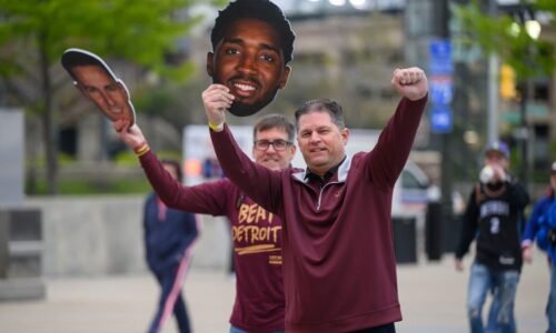 Dan Gilbert sends up to 2 dozen buses of Cavs fans to Game 7