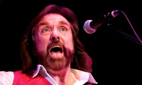 Dr Hook singer Dennis Locorriere dies after ‘long and courageous battle’ with kidney disease