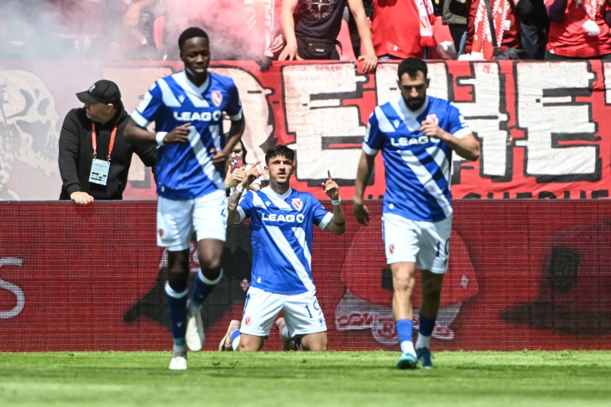 Dritte Fußball-Liga - Cottbus zurück in 2. Bundesliga - Essen in der Relegation - Sport