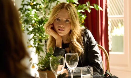 Ellie Bamber on Playing Kate Moss in 'Moss & Freud': "I Was Terrified"